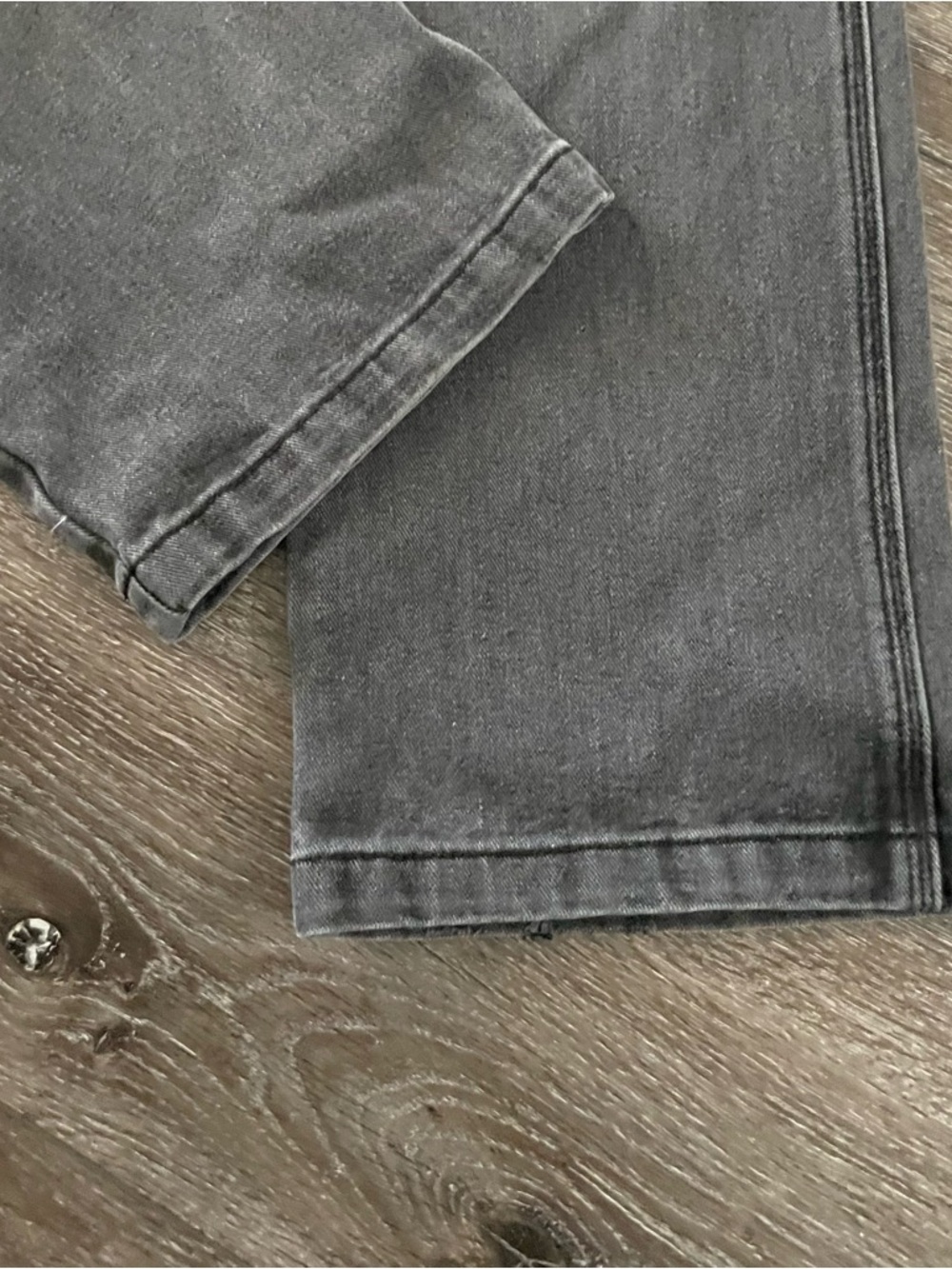 Brandy Melville J. Galt Feanne
Baggy Wide Leg Carpenter
Jeans SZ Small - Picture 5 of 9